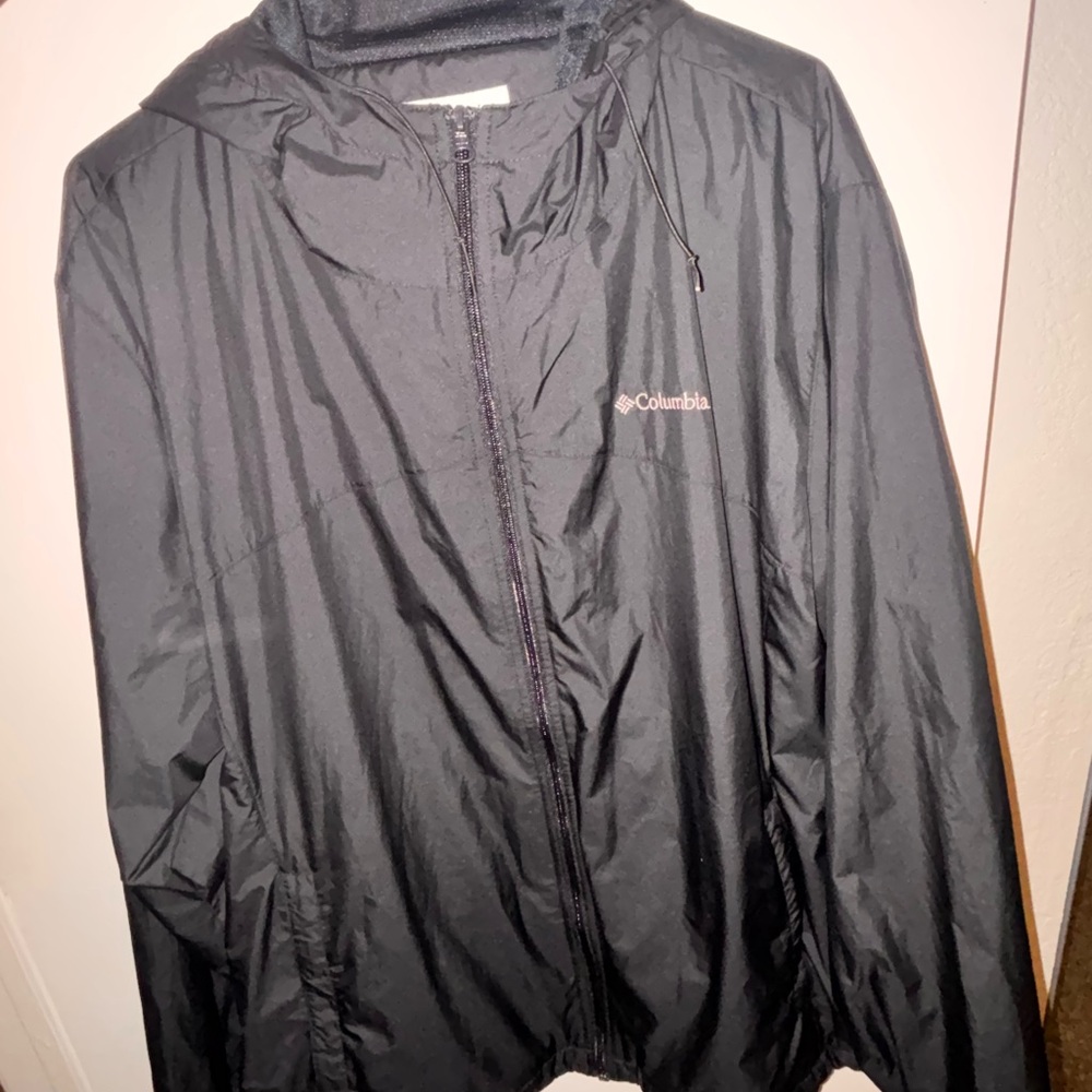 Columbia women’s Black Windbreaker Jacket